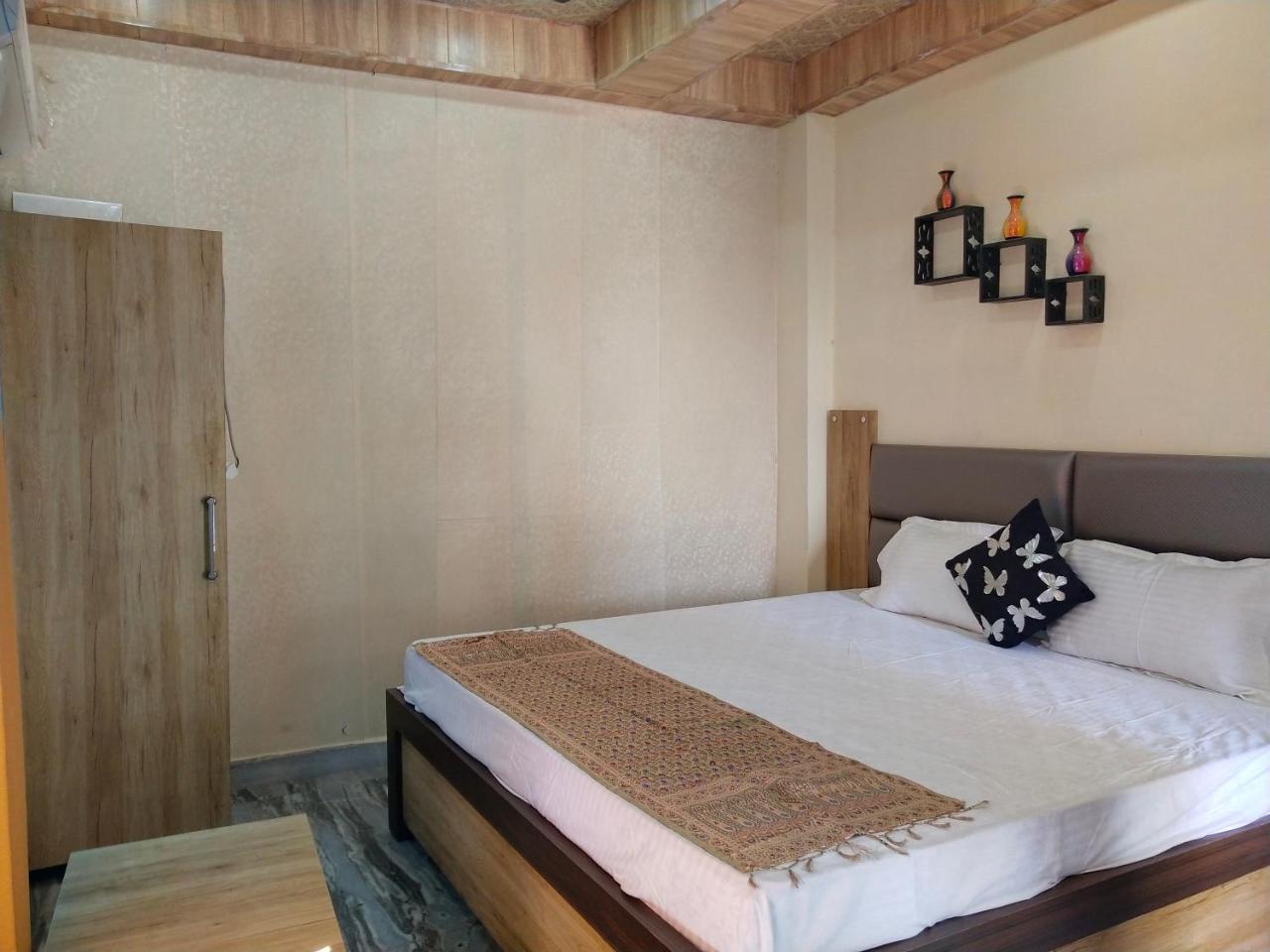 Om Shanthi Paying Guest House バラナシ エクステリア 写真