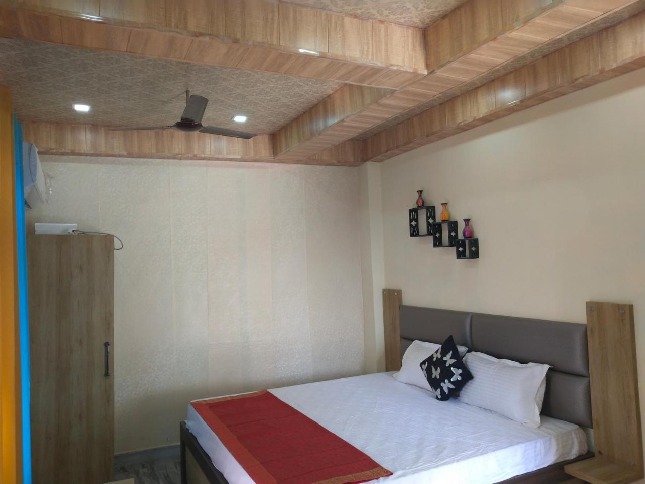 Om Shanthi Paying Guest House バラナシ エクステリア 写真
